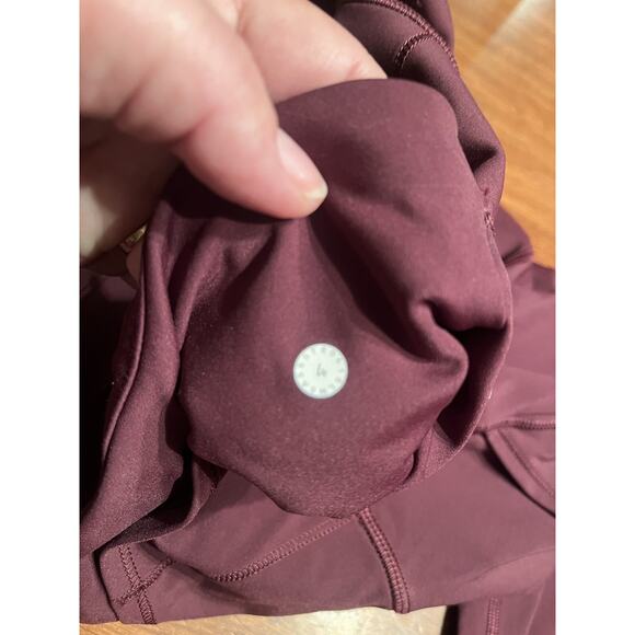 Lululemon Leggings Size 4 Burgundy Cropped Yoga Workout Running - Picture 4 of 7